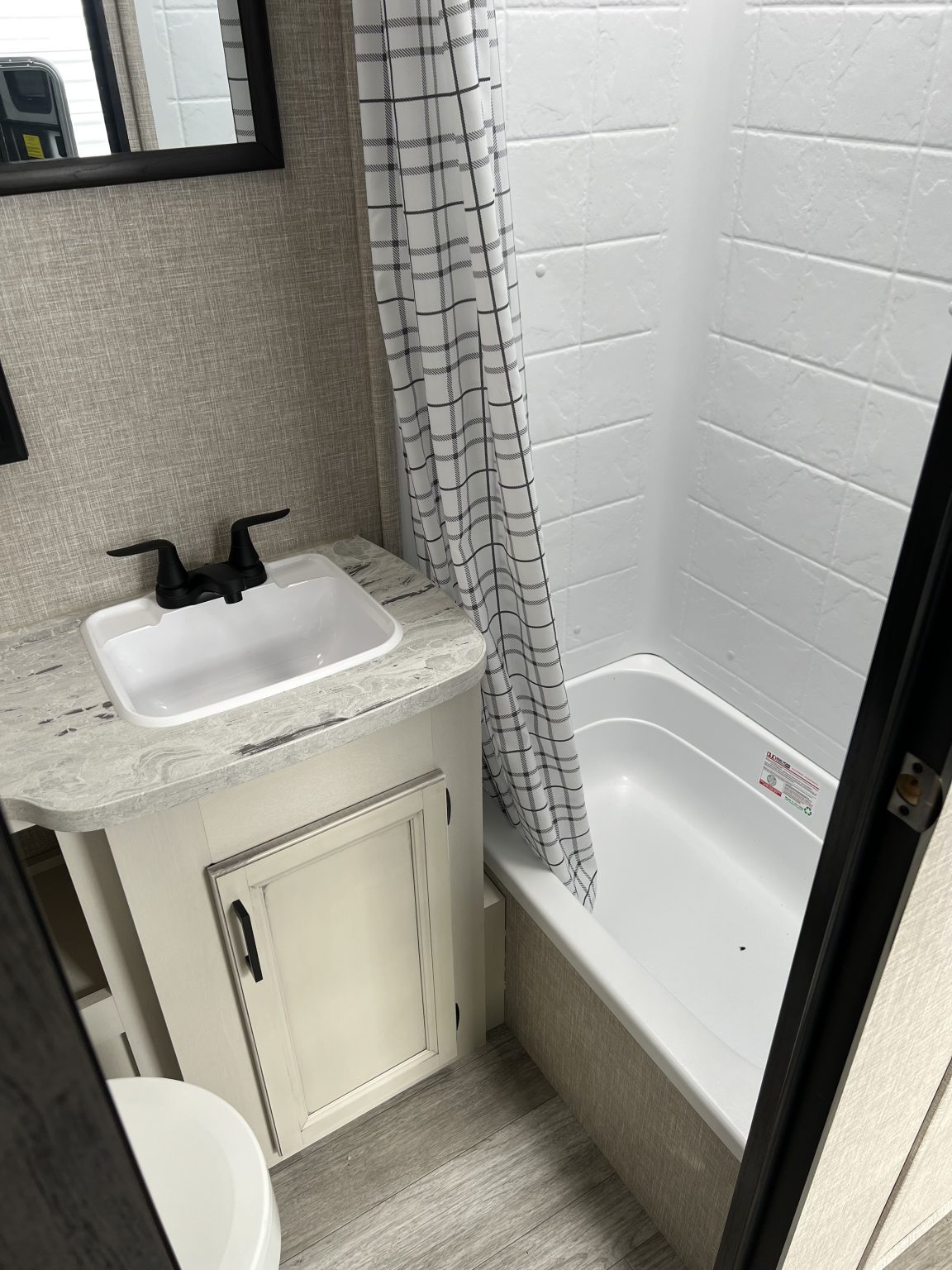 2023 Jayco Jay Flight 212QB BELOW DEALER COST!! Wise Trailer Sales